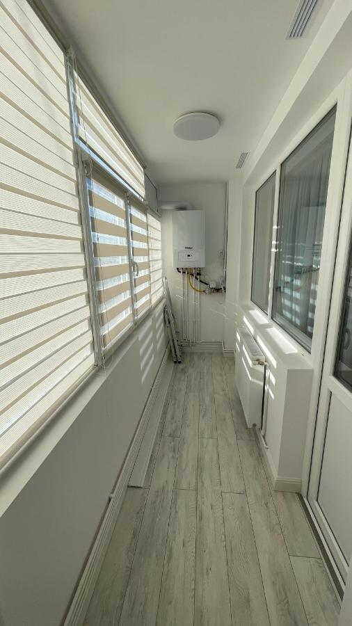 Apartament 2 Camere Centru Onesti Esterno foto